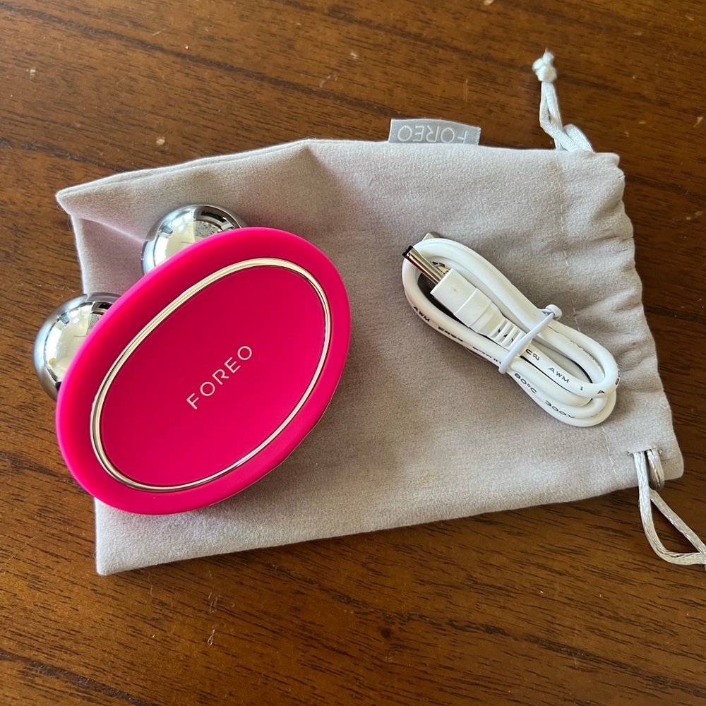 Foreo bears 2 used twice so as new